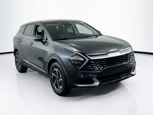 Used 2023 Kia Sportage LX AWD/4WD image 3