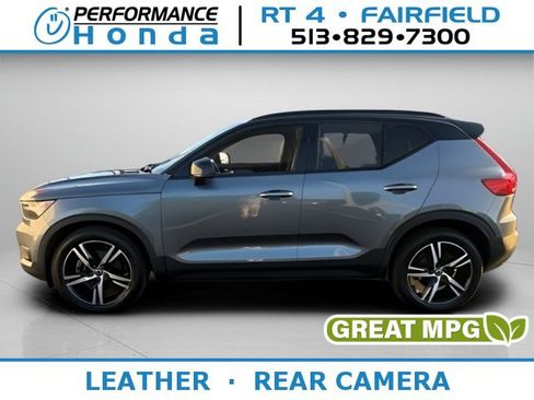 Used 2019 Volvo XC40 T5 R-Design AWD/4WD image 1