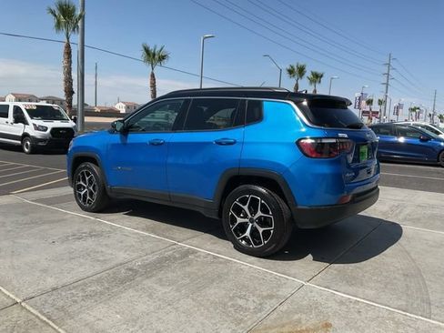 Used 2025 Jeep Compass Limited AWD/4WD image 5