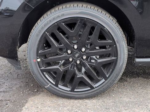 New 2026 Ford Expedition Platinum w/ Stealth Performance Package AWD/4WD image 35