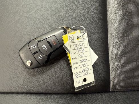 New 2025 Ford Transit 250 148 Medium Roof w/ Load Area Protection Package image 28