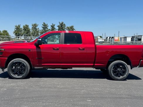 New 2026 RAM 2500 Laramie AWD/4WD image 6