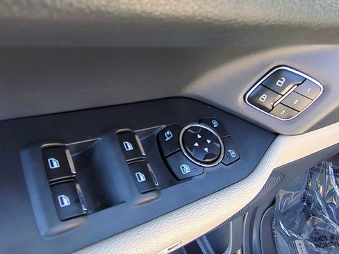 Used 2023 Ford Expedition Max Limited image 11