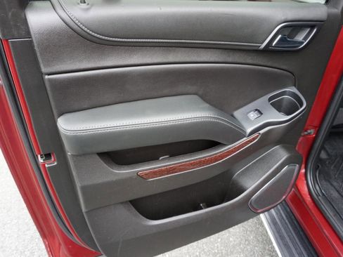 Used 2019 GMC Yukon XL SLT w/ Open Road Package AWD/4WD image 13