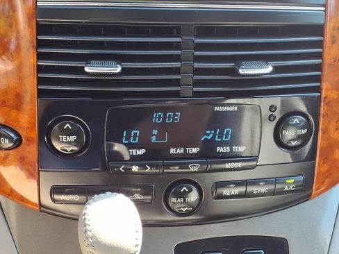 Used 2008 Toyota Sienna XLE FWD image 21