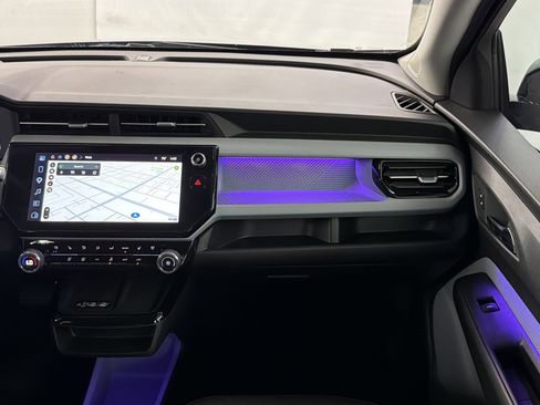 Used 2027 Chevrolet Bolt RS w/ Technology Package FWD image 28