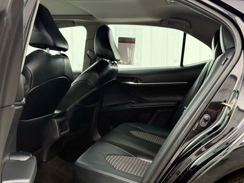 Used 2020 Toyota Camry SE w/ Convenience Package image 12