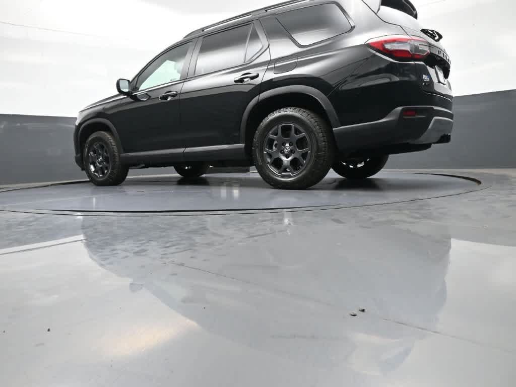 Certified 2024 Honda Pilot TrailSport image 33