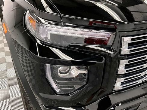 Used 2024 GMC Canyon Denali AWD/4WD image 35