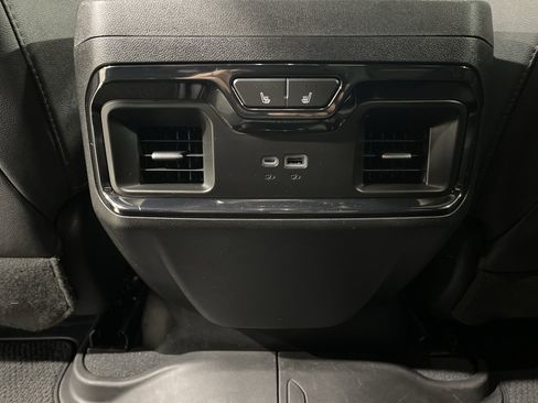 Used 2023 GMC Sierra 1500 AT4 w/ Technology Package image 15