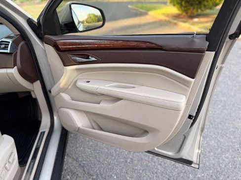 Used 2010 Cadillac SRX Luxury AWD/4WD image 28