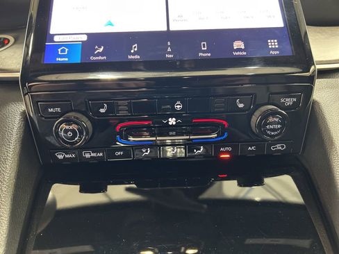 Used 2025 Jeep Grand Cherokee Limited w/ Trailer Tow Package image 21