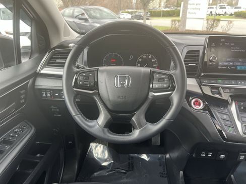 Used 2025 Honda Odyssey Touring image 16