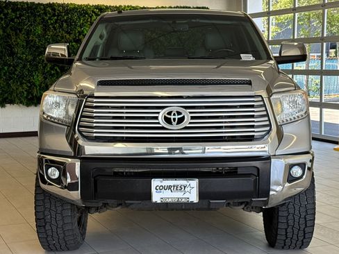 Used 2017 Toyota Tundra Limited w/ Limited Premium Package AWD/4WD image 9