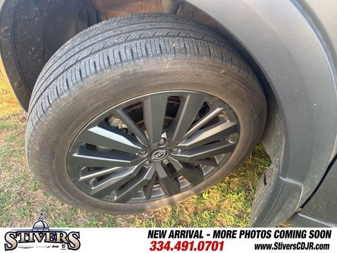 Used 2022 Nissan Pathfinder SL w/ SL Premium Package image 4