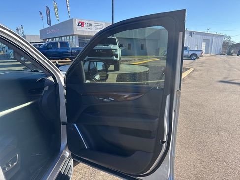 Used 2019 Cadillac Escalade 4WD image 40