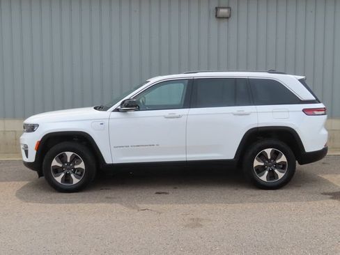 Used 2023 Jeep Grand Cherokee 4WD 4xe image 11