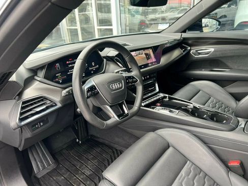 Used 2022 Audi e-tron GT Prestige w/ Prestige Package image 18