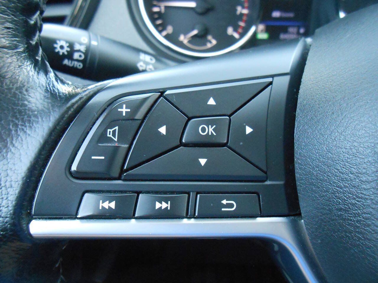 Used 2020 Nissan Rogue S w/ Special Edition Package AWD/4WD image 16