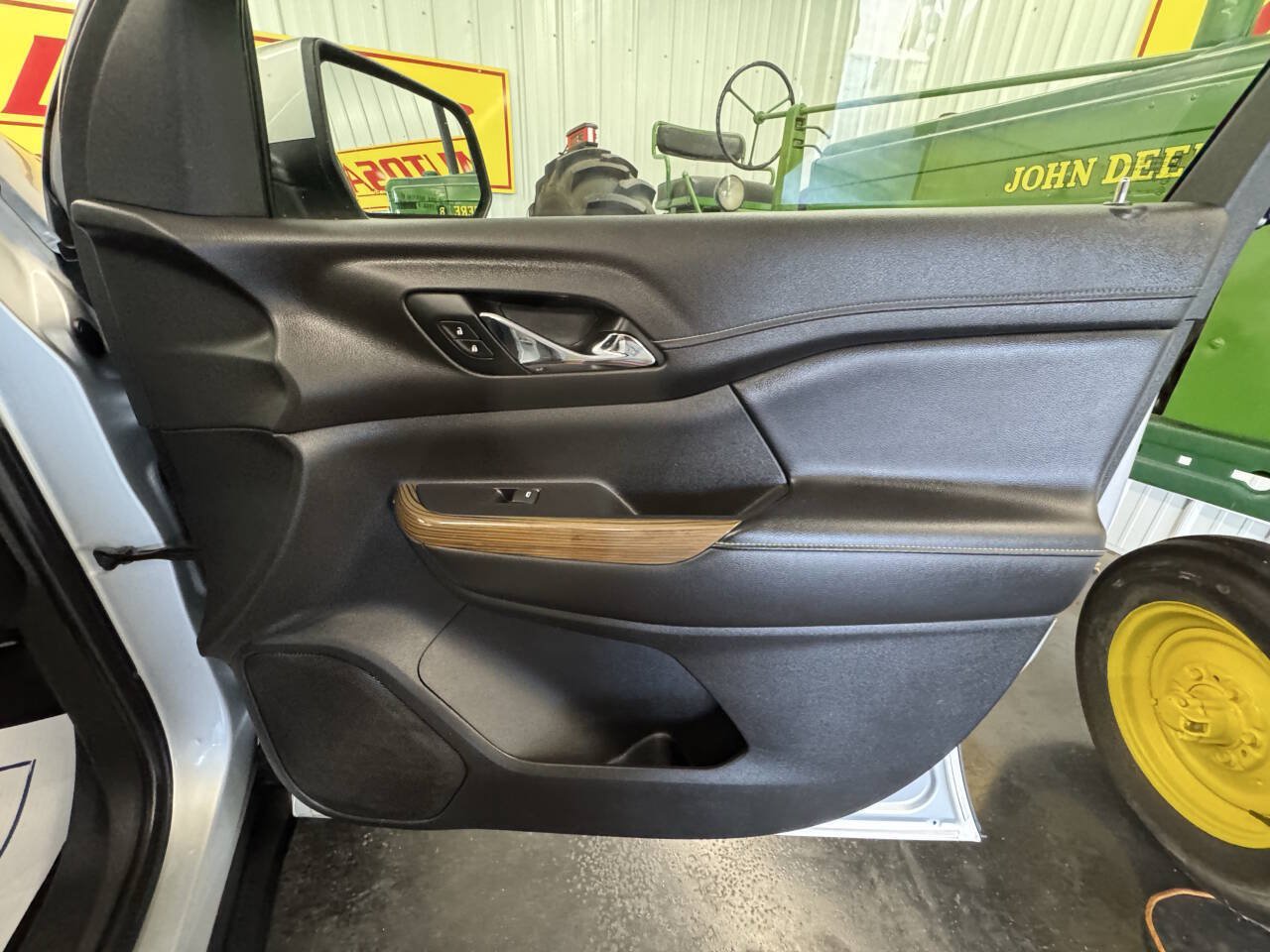 Used 2019 GMC Acadia SLE w/ LPO, Black Accent Package FWD image 39