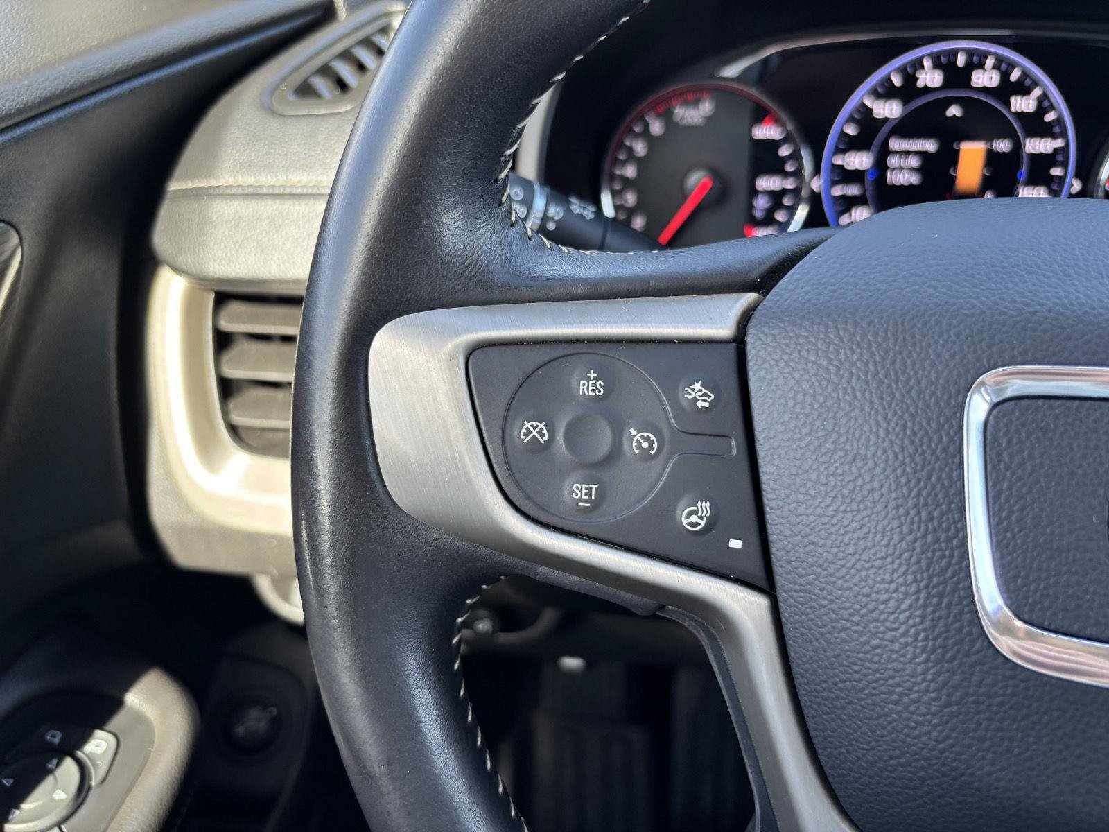 Used 2022 GMC Terrain Denali w/ Denali Premium Package AWD/4WD image 18