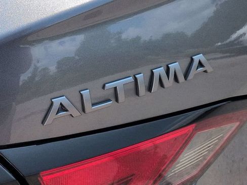Used 2024 Nissan Altima 2.5 SV FWD image 33