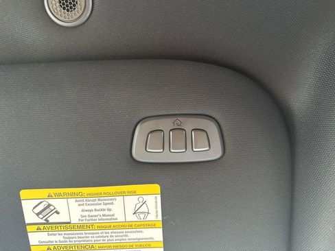 Used 2022 Ford F150 Lightning Lariat image 48