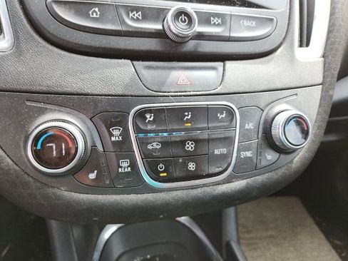 Used 2019 Chevrolet Malibu LT image 16