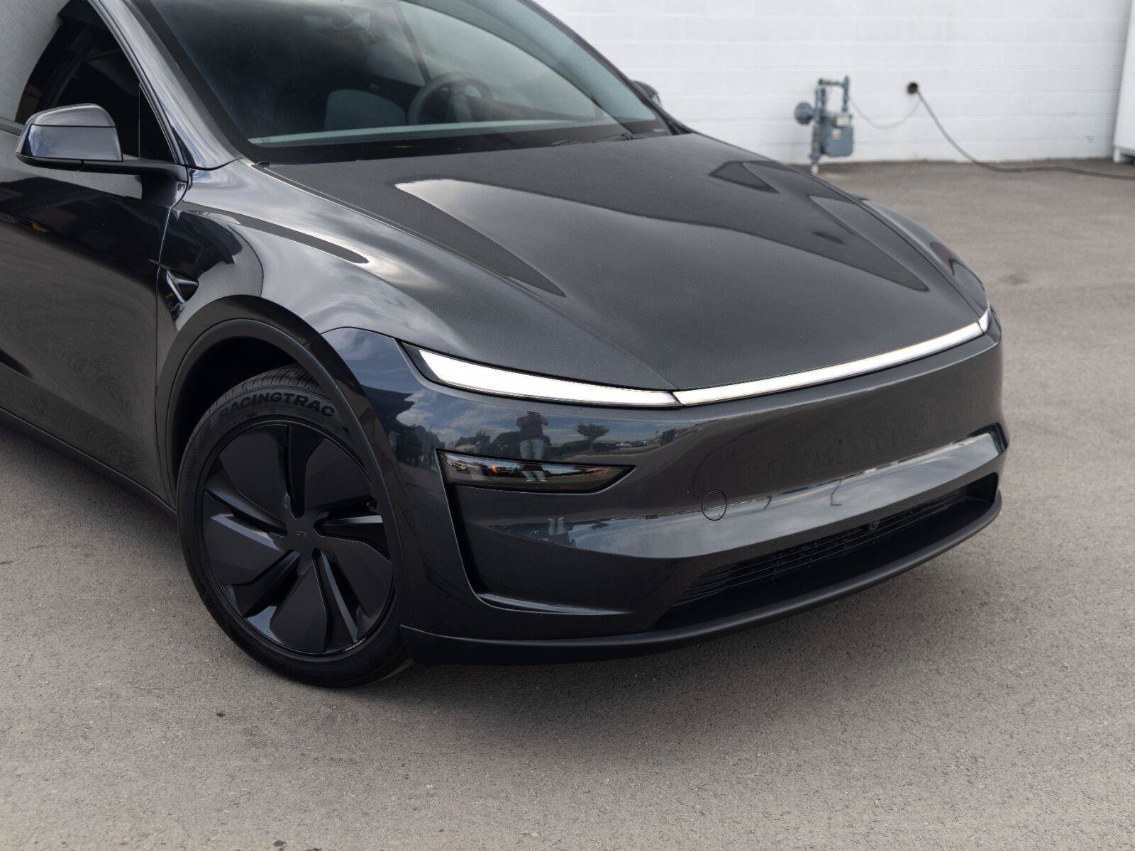 Used 2026 Tesla Model Y Long Range AWD/4WD image 4