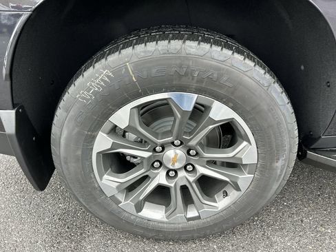 New 2026 Chevrolet Suburban LS w/ Max Trailering Package AWD/4WD image 9
