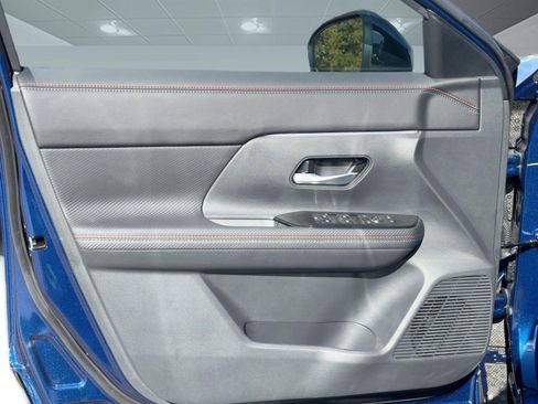 New 2026 Nissan Kicks SR image 19