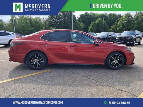 Used 2022 Toyota Camry SE w/ Convenience Package FWD image 8