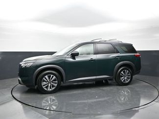 Used 2023 Nissan Pathfinder SL AWD/4WD video 3