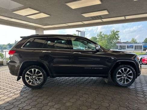 Used 2017 Jeep Grand Cherokee Overland AWD/4WD image 4