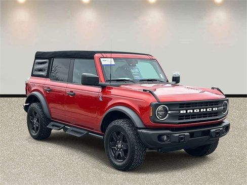 Certified 2023 Ford Bronco Black Diamond image 3