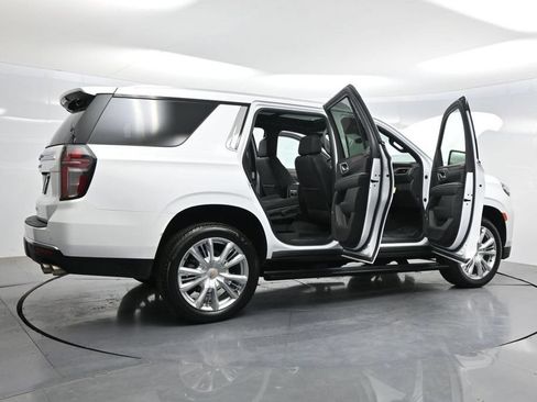 Used 2022 Chevrolet Tahoe High Country w/ Premium Package 2 AWD/4WD image 4