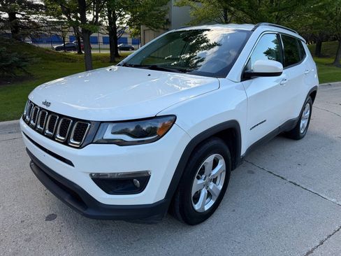Used 2018 Jeep Compass Latitude w/ Safe & Security Group FWD image 1