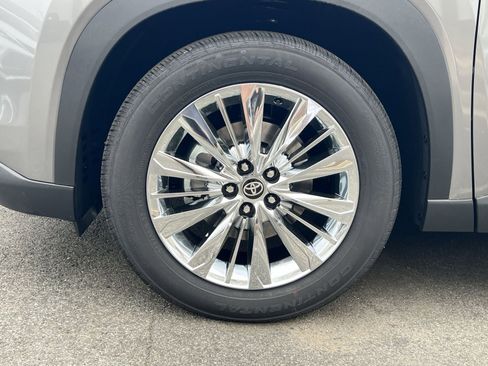 New 2026 Toyota Grand Highlander Platinum image 5