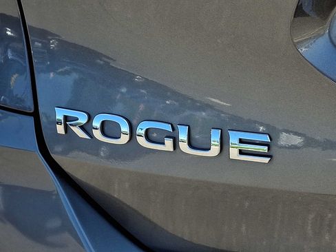 Used 2018 Nissan Rogue SL AWD/4WD image 30