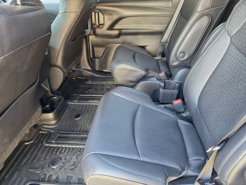 Used 2025 Toyota Sienna XLE Woodland Edition AWD/4WD image 24