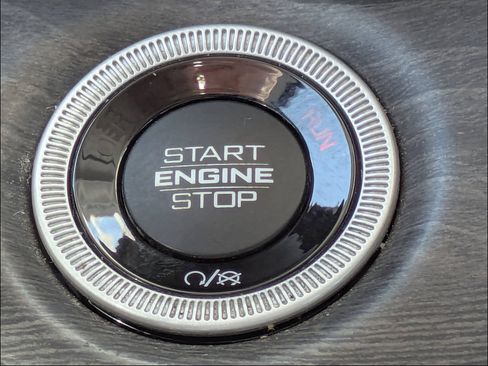 Used 2022 Jeep Grand Cherokee L Limited RWD image 30
