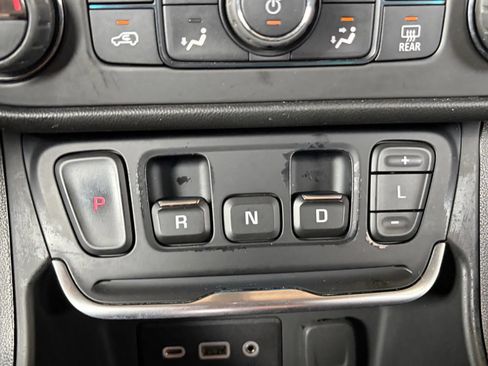 Used 2018 GMC Terrain SLE w/ Driver Convenience Package AWD/4WD image 27