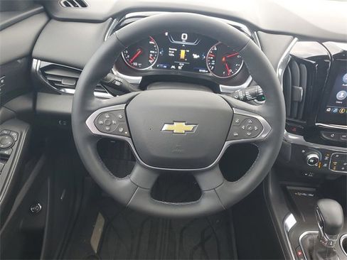 Used 2023 Chevrolet Traverse High Country image 15