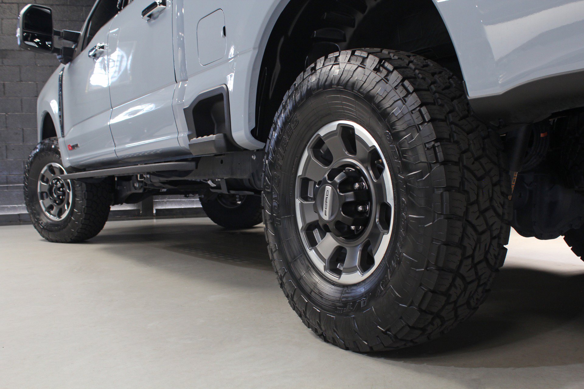 Used 2024 Ford F250 Platinum w/ Tremor Off-Road Package AWD/4WD image 23