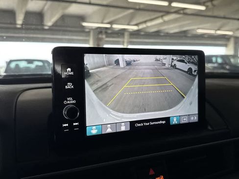Used 2023 Honda Pilot Touring image 17