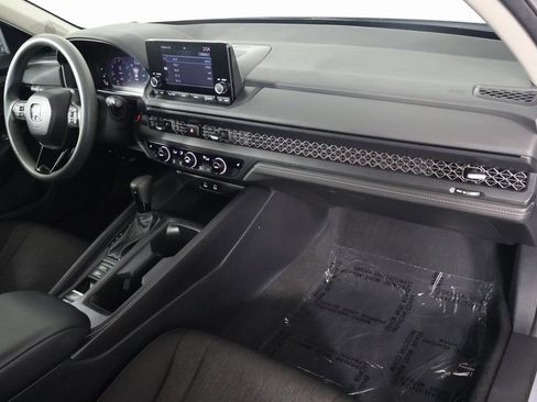 Used 2023 Honda Accord EX image 9