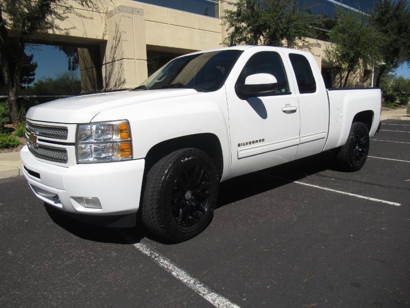 Used 2013 Chevrolet Silverado 1500 LTZ w/ LTZ Plus Package AWD/4WD image 2