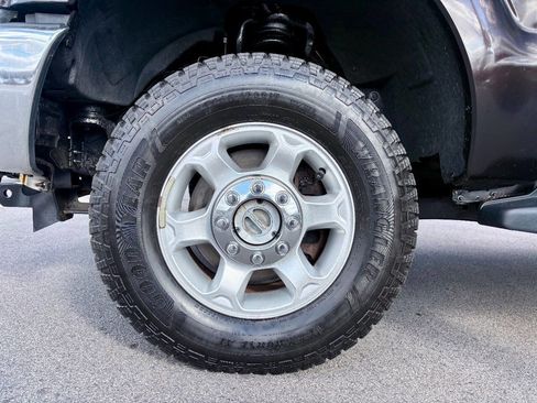 Used 2014 Ford F250 XLT w/ Snow Plow Prep Package image 36