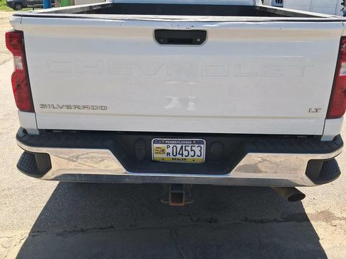 Used 2020 Chevrolet Silverado 3500 LT AWD/4WD image 3