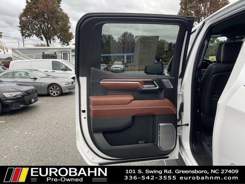 Used 2023 GMC Sierra 1500 Denali Ultimate image 11